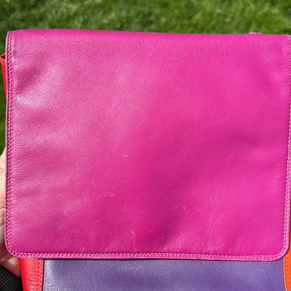 MyWalit | Pink on the Run Genuine Italian Leather Crossbody - Picture 12 of 14
